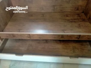  1 تخت شبابي ايكيا مع فرشة الدكتور وبداخله جارور للتخزين