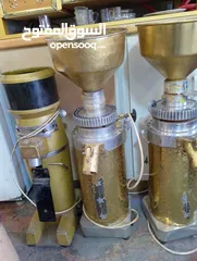  4 ثلاجة عرض ومطاحن قهوة وبهارات للبيع بسعر مغري جدا
