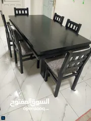  1 طاولة سفرة مع 6 كراسي تنجيد