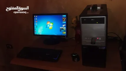 10 جهاز كمبيوتر كامل شبه جديد مع شاشة سامسونج للبيع