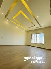  8 شقه في ضاحية النخيل للبيع فاخره جدا موقع مميز مطله على طريق المطار