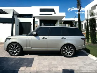  4 RANGE ROVER VOUGE SE 5.0SC V8  GCC  LUXURIOUS CABIN  0% DOWNPAYMENT