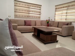  8 كورنر عائلي بحاله ممتازه