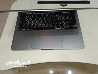  6 MacBook Pro m1 بحالة رائعة!