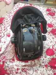  3 كوت أطفال شبه جديد   معاه كوفليه لون .احمر واسود