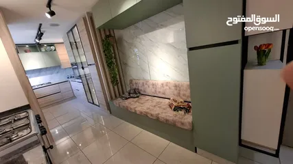  2 معرض للمطابخ مفروش بالكامل مع الاجهزه في شارع الاذاعه و التلفزيون مقابل سيفوق الجمله الطابق الثاني