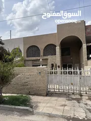  1 بيت للبيع في زيونه شارع دار الازياء