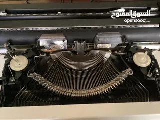  2 اله كاتبه نوع ياباني ‏جديدة غير مستعملة ‏أبدا ‏نظيفة 100% باحسن سعر typewriter
