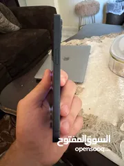  6 آيفون 13 بحالة وكاله مع شحن اصلي مساحة 256 جيجا  بطارية 89٪؜ استعمال سنة  ونصف وارد كندي
