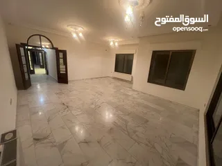  5 شقة غير مفروشة
