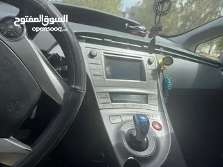  3 تويوتا بريوس 2014 للبيع
