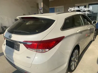  4 Hyundai i40 hatchback model 2014 gcc 200 km  هيونداي اي 40 موديل 2014 ماشيه 200 الف خليجيه