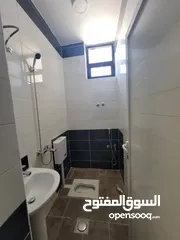  2 شقة للبيع جاهزه للسكن مساحة متوسطه وبسعر مناسب جداً