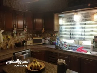  5 فيلا مميزه للبيع شارع الكرامه البتراوي