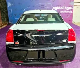  3 كرايسلر 300 لمتد 2023 متوفر رصاصى و ابيض ( يوجد اقساط )