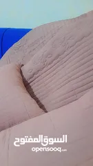  3 جديد مسبل تخت بوجهين  لتخت كبير مجوز لون بني مميز 3 قطع غطاء ووجهين مخدة بالإضافة لمخدات طبية عدد 2