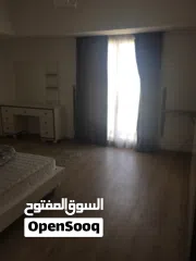  3 شقة فاخرة مؤثثة كامل ببرج بالجفير  تعطي اقامة دائمة للاجانب  بها كافة الامكانيات