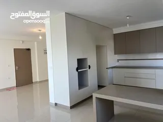  4 شقه فارغة للايجار لم تسكن من قبلً في المصيون قرب فندق الملينيوم