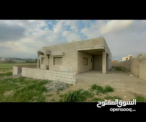  2 للبيع ارض مساحه 529 متر موقع مميز+عمار طابق واحد مساحه البناء 280 متر و مرخص على 4 طوابق على شارعين