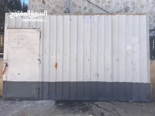  1 باب سحاب جديد ثقيل وفيه باب خدمات لقياس موجود بلصور بسعر حرق