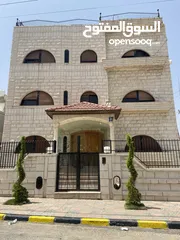  1 عماره وارض مفروزه للبيع من المالك مباشره