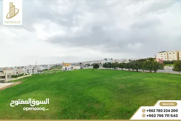  15 رووف طابقي 370م (170م بناء+200م ترسات خارجية) مسجلة كاملة عالقوشان للمالك (كراج ومصعد شبه مستقل)