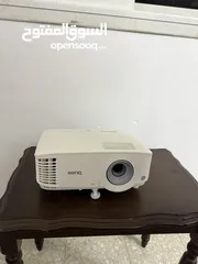  1 بروجكتور Benq mx550 2018 شبه جديد