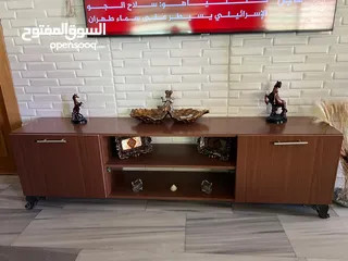  5 طاولة شاشة مع ديكور للحائط
