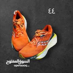  4 احذية اصلية شبه ملبوسه 60 فقط شامل التوصيل