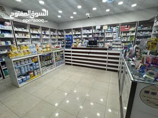  3 اثاث وديكور صيدليه للبيع