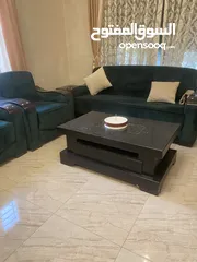  4 طقم كنب بحالة ممتازة