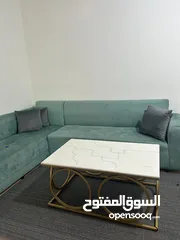  2 كورنر للبيع مع الطاولات