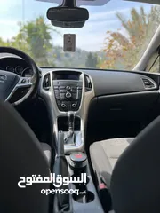  2 opel astra 2011
