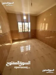  7 شقه للبيع الثالثة طابق اول هندسي شارع ألرئيسي