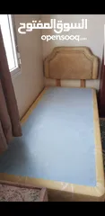 1 سرير مع الاسفنج  أو بدون  مستعمل بحاله جيده