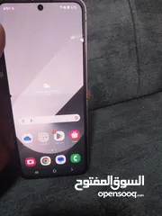  7 Z flip 6 256