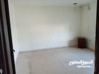  11 شقة للبيع في عمان جبل النزهة بسعر حرق