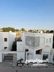  3 فيلا تشطيب تام