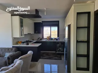  13 شقة مفروشة بحالة ممتازة تشطيب شخصي