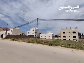  1 قطعة أرض مميزة للبيع اربد منطقة ايدون الجزيرة الغربية مساحة 805م غرب مدارس تقارب