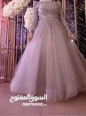  1 فستان للاجار  من خزانة نسرين