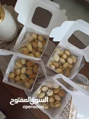  2 حلويات من جميع الأشكال