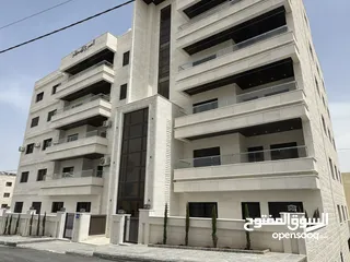  2 شقق مساحة ( 180م و 190م طابق اول و ارضي و روف ) في البنيات -طريق المطار خلف مدارس القادة