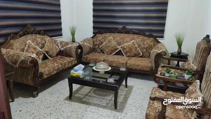 5 منزل مستقل للبيع الزرقاء شارع الثلاثين بسعر مغري