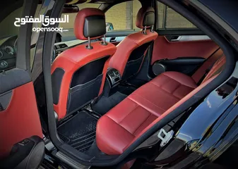  19 Mercedes C200 2012