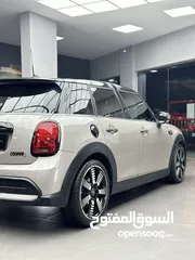  7 Mini Cooper S 2022  agency warranty and free maintenance