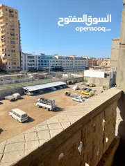  6 شقة ببرج بدور ال3 على ش احمد عبدالوهاب الرئيسي 120 متر جنب ملعب الشروق ومدرسة اجيال