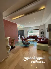  2 شقة طابق اول  مساحة الشقة 210 متر مربع خلف السفاره السعودية