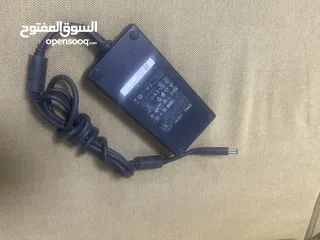  1 شاحن لاب ديل 180w حاله الجديد ممتاز جدا