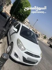  2 Hyundai i10